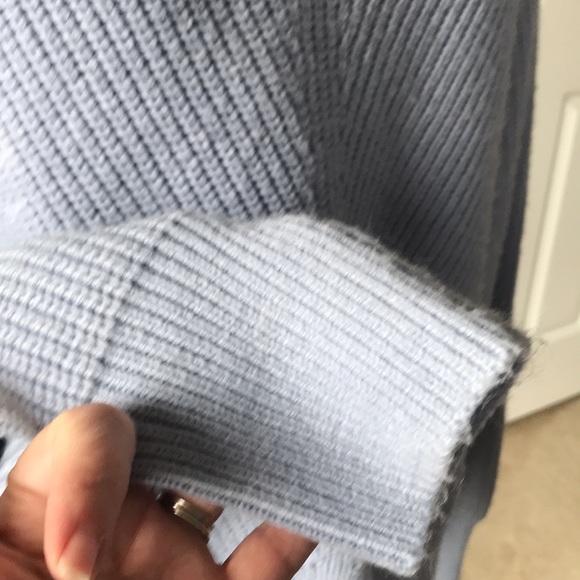 all : row light blue sweater in very good used condition. 🍀 - Picture 3 of 9